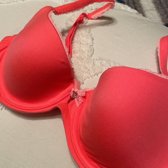 Victoria’s Secret “Body by Victoria” Bra - Picture 2 of 4